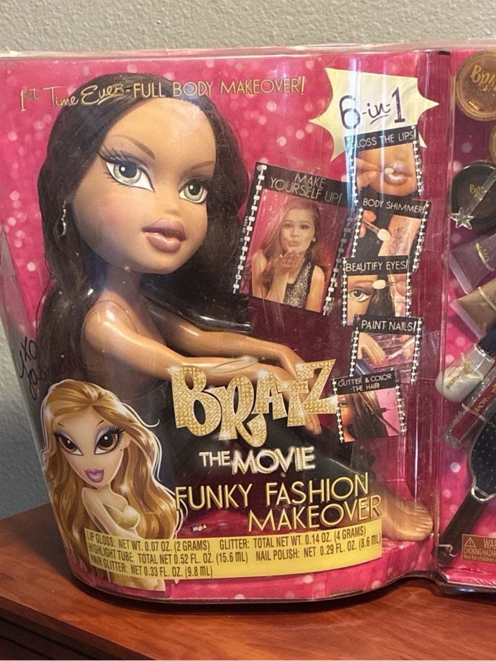 Bratz The Movie Funky Fashion Makeover Doll Set - Pink